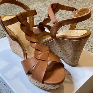 BRAND NEW! VENUS Twisted Cork Wedge Size: 9